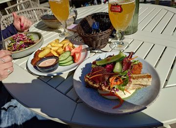 estonia/panga-cliff/bar/sostar-kook-baar