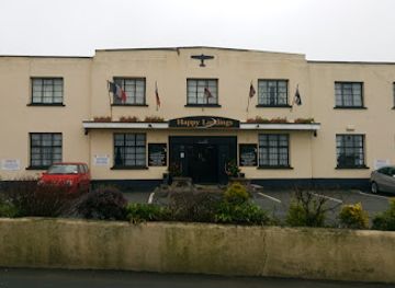 guernsey/portelet-bay/bar/happy-landings