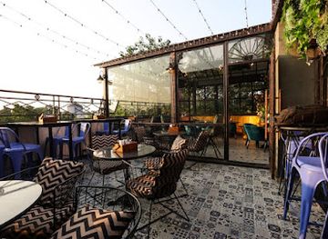 india/east-india/bar/zucca-the-lounge