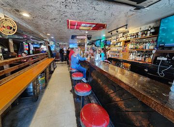 kansas/lawrence/bar/louise-s-west