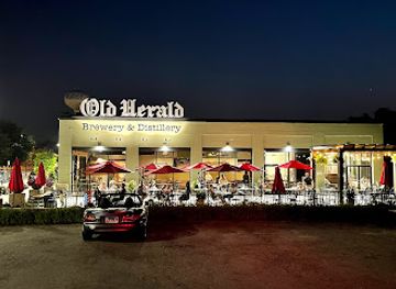 illinois/metro-east/bar/old-herald-brewery-distillery