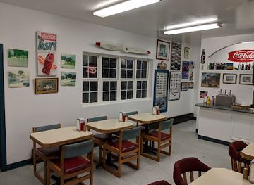 vermont/franklin-county/bar/warner-s-snack-bar