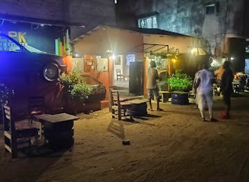 benin/cotonou/fidjrosse/bar/parking-bar