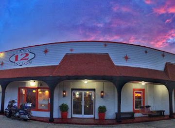 north-carolina/outer-banks/bar/lucky-12-tavern