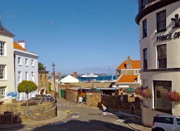 guernsey/st-peter-port-waterfront/bar/the-prince-of-wales-randalls