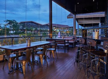 indonesia/banten/bar/brewerkz-the-breeze-bsd