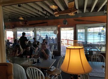 maine/rockland/bar/landings-restaurant-lounge