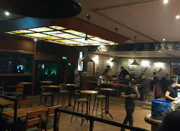 X Side Pub