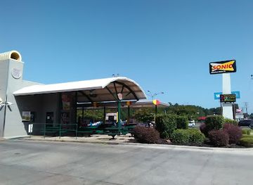 louisiana/caddo-lake/bar/sonic-drive-in
