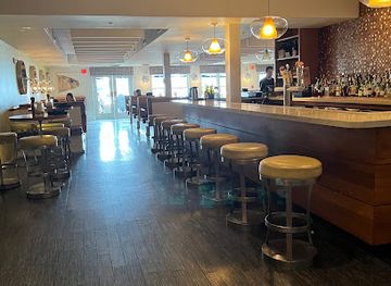 michigan/southwest-michigan/bar/bentwood-tavern