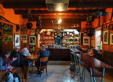 hungary/pilis-mountains/bar/kek-duna-borozo