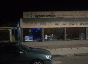 uganda/karamoja/bar/the-pavement