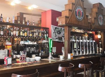 spain/madrid/salamanca/bar/bar-pitcher-and-pipa