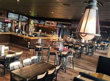 canada/manitoba/bar/four-crowns-restaurant-bar