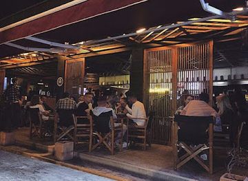 albania/durres/bar/the-saloon