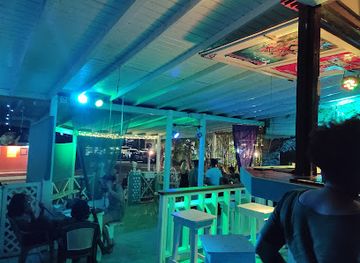 antigua-and-barbuda/saint-mary/bar/yala-bar
