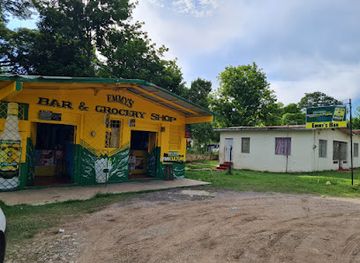 jamaica/blue-mountains/bar/emmy-s-bar