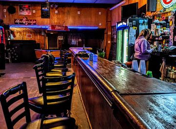 illinois/mississippi-palisades-state-park/bar/hess-s-whiskey-river