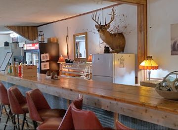 iowa/loess-hills/bar/loess-hills-country-corner