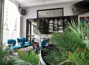 jamaica/kingston/bar/trio