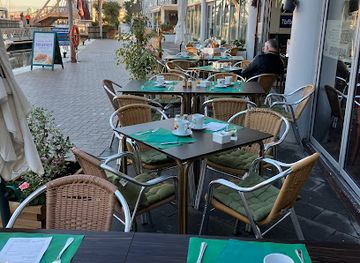 gibraltar/catalan-bay/bar/the-hendrix-pub