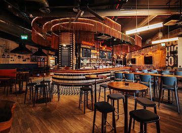 united-arab-emirates/dubai-desert-conservation-reserve/bar/goose-island-tap-house-five-jumeirah-village