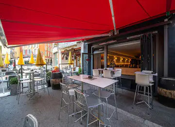 Le Poisson Rouge Wine Bar
