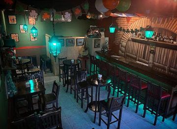 el-salvador/santa-ana/bar/clover-s-pub-bar-and-cafe