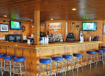 ohio/kelleys-island/bar/the-village-pump