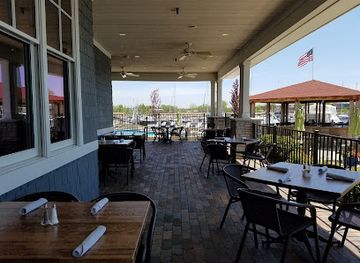 michigan/st-joseph/bar/plank-s-tavern-on-the-water