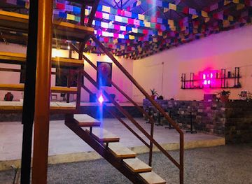 nepal/tilicho-lake/bar/kingdom-restro-bar-live-music-thakali-bhancha-ghar