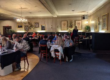 idaho/shoshone-falls/bar/turf-club