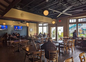 california/monterey/cannery-row/bar/sly-mcfly-s