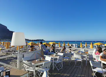Mida Lounge Bar Valdesi