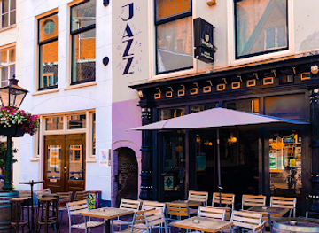 netherlands/leiden/bar/de-twee-spieghels