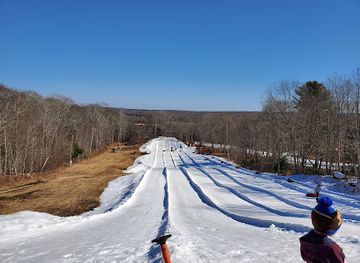 rhode-island/yawgoo-valley-ski-area-water-park/bar/yawgoo-valley-snow-tubing-park