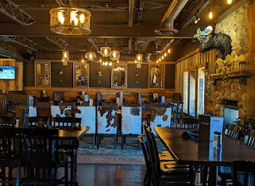 minnesota/otter-tail-lakes-country/bar/willy-t-s-tavern-grill