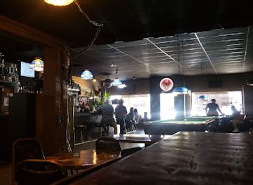 oregon/washington-county/bar/top-hat-tavern