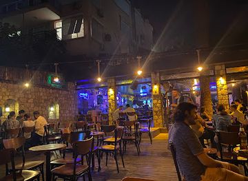the Queen pub