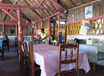 madagascar/androy/bar/le-taxi-be