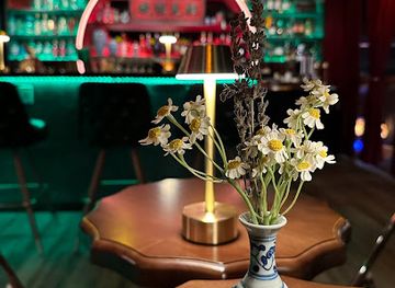 washington/san-juan-islands/bar/paper-fan-cocktail-bar