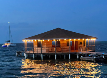 belize/glover-s-reef-atoll/bar/isla-marisol-belize-resort