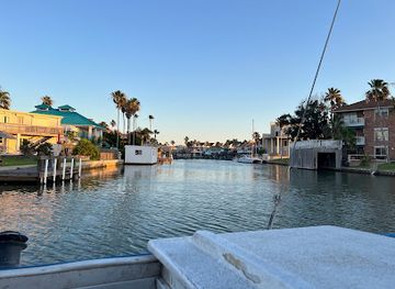 texas/padre-island-national-seashore/bar/parrot-eyes-restaurant-bar