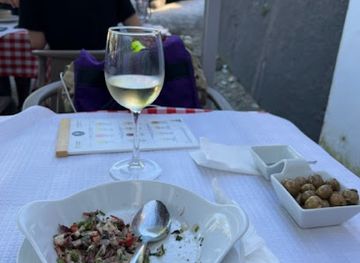 portugal/serra-de-sintra/bar/tapas-wine