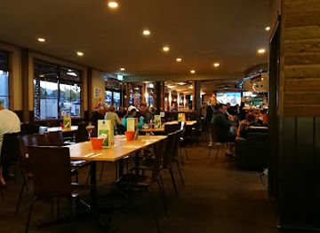 new-zealand/fiordland-national-park/bar/the-moose-bar-and-armadillos-restaurant
