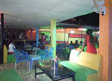 cote-d-ivoire/comoe/bar/maquis-selfie-aniassue