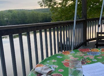 massachusetts/mohawk-trail-state-forest/bar/the-ashfield-lake-house