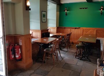 guernsey/alderney/bar/the-divers-inn