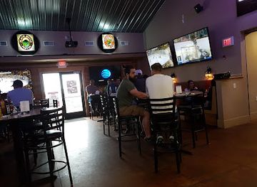 north-dakota/lake-sakakawea/bar/fanatics-sports-bar