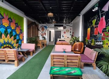 ecuador/manabi-region/bar/cocteleate-bar-and-grill